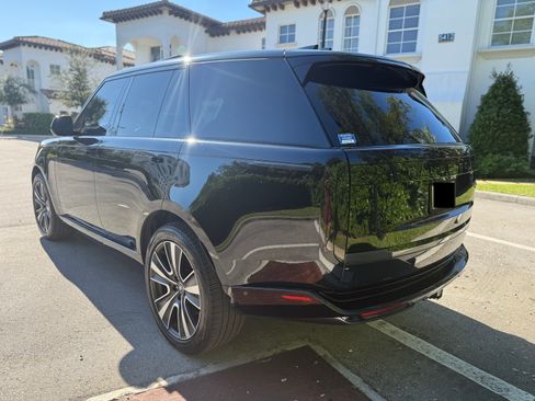Used 2023 Land Rover Range Rover SE image 4