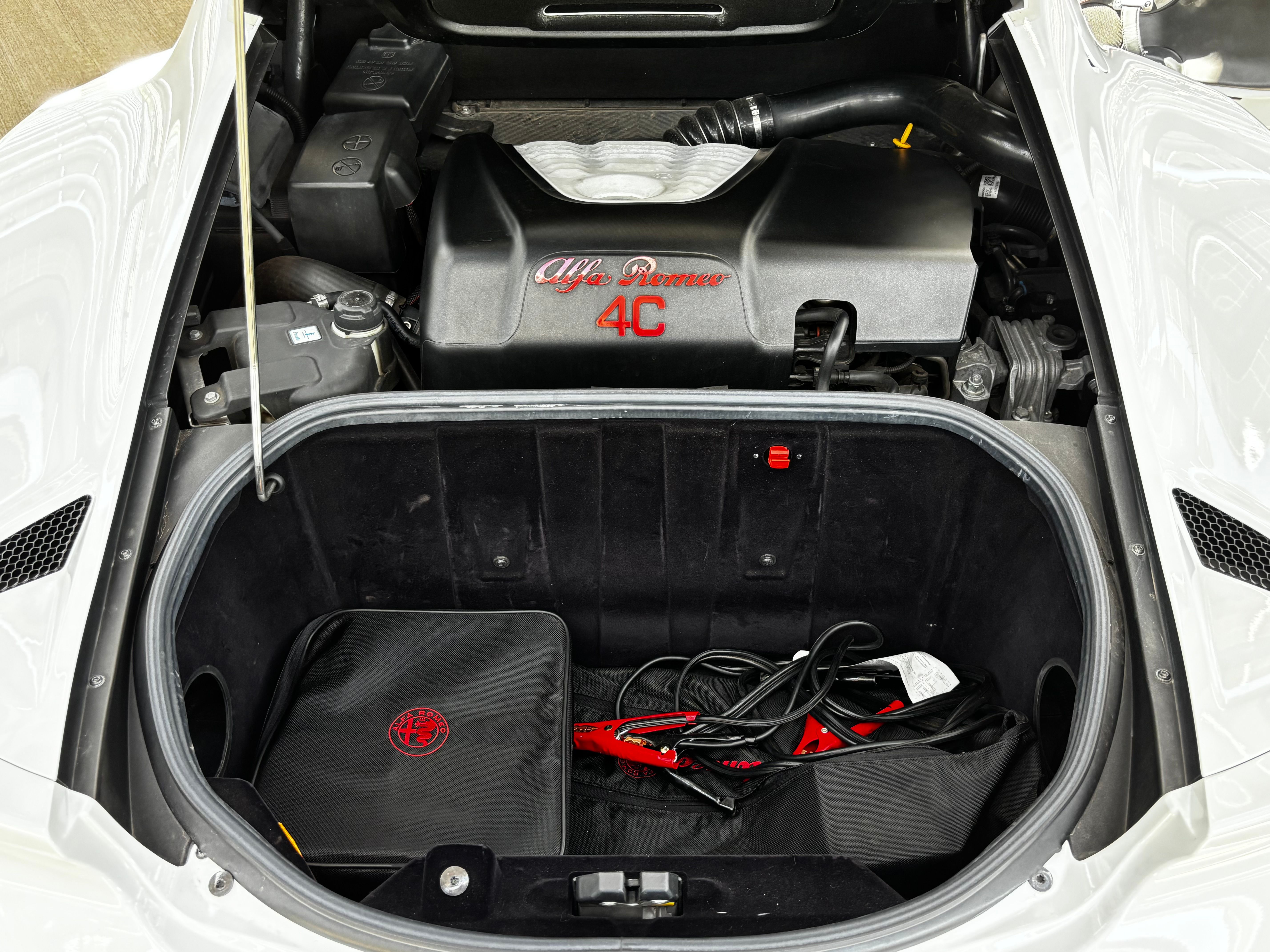 Used 2018 Alfa Romeo 4C Spider RWD image 18