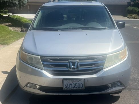 Used 2012 Honda Odyssey Touring Elite image 2