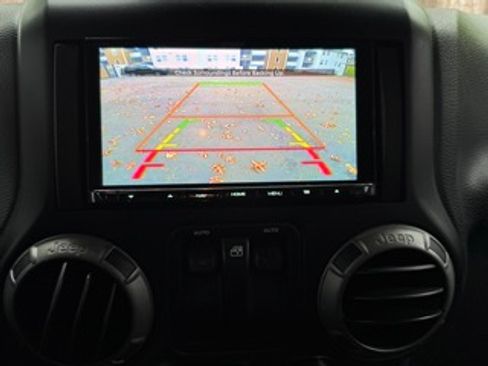 Used 2015 Jeep Wrangler Sport image 13