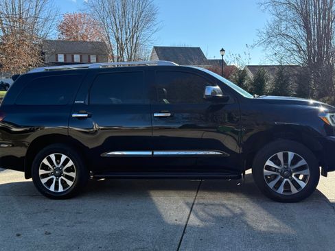 Used 2021 Toyota Sequoia Limited image 4