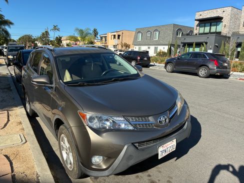 Used 2013 Toyota RAV4 XLE image 8