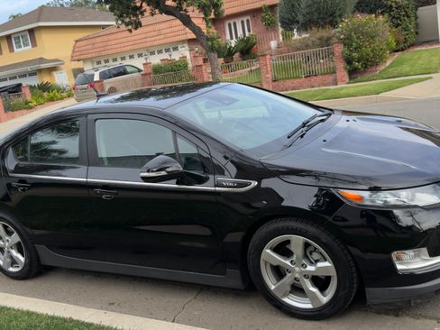 Used 2014 Chevrolet Volt Premium w/ Premium Trim Package image 9