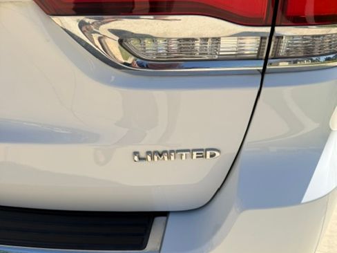 Used 2021 Jeep Grand Cherokee Limited RWD image 8