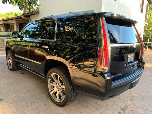 Used 2015 Cadillac Escalade Premium image 4