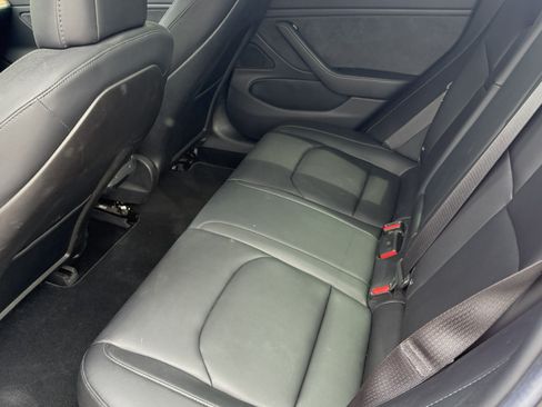 Used 2018 Tesla Model 3 Long Range image 6