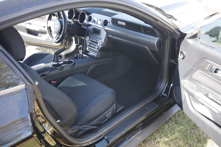Used 2016 Ford Mustang GT w/ GT Performance Package RWD image 19