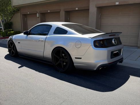 Used 2012 Ford Mustang GT RWD image 6