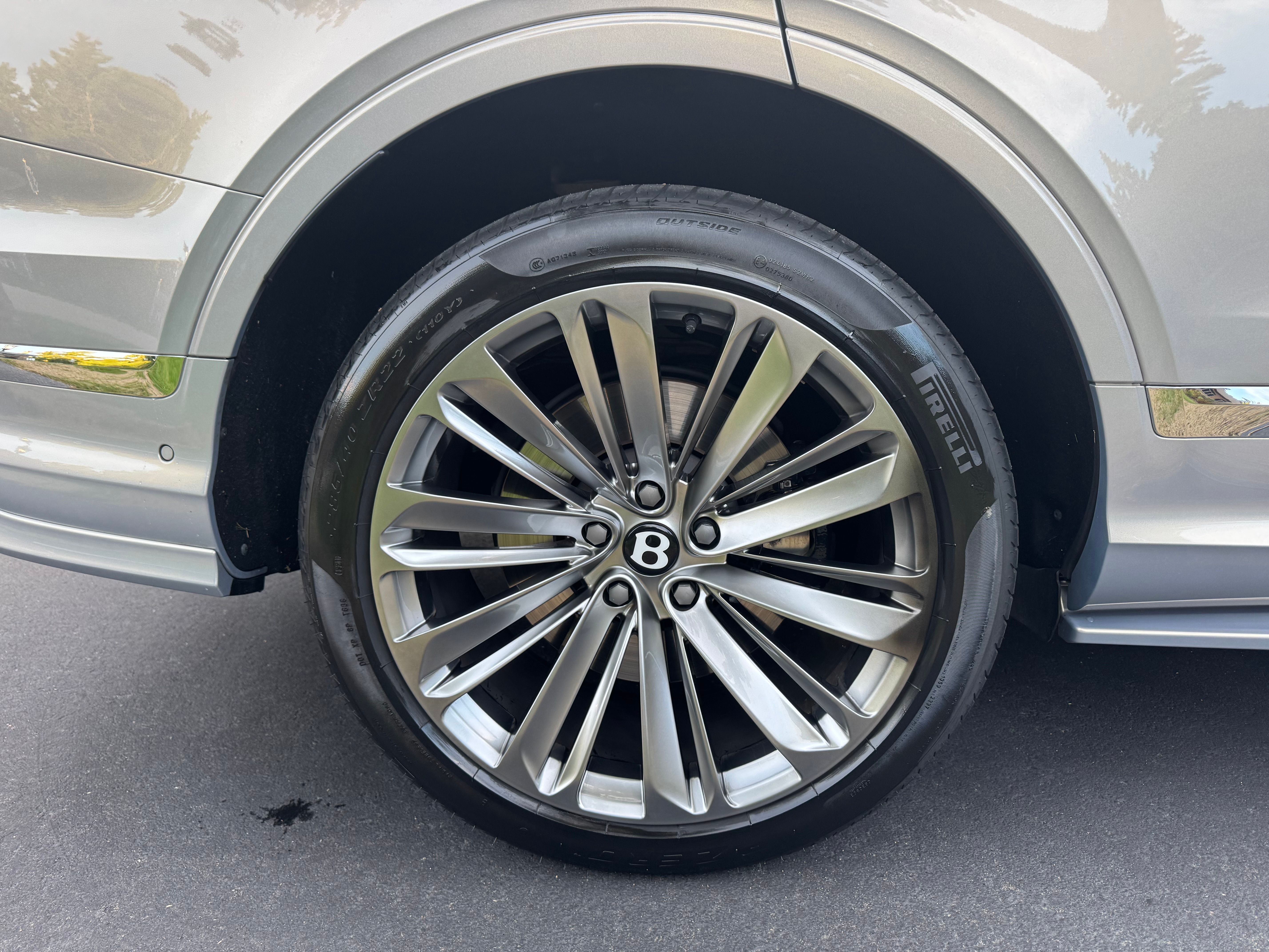 Used 2022 Bentley Bentayga Speed AWD/4WD image 29