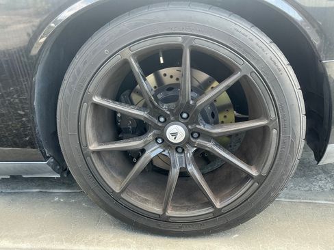 Used 2011 Dodge Challenger image 2