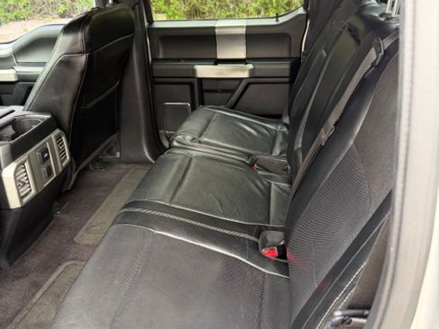 Used 2015 Ford F150 Lariat image 13