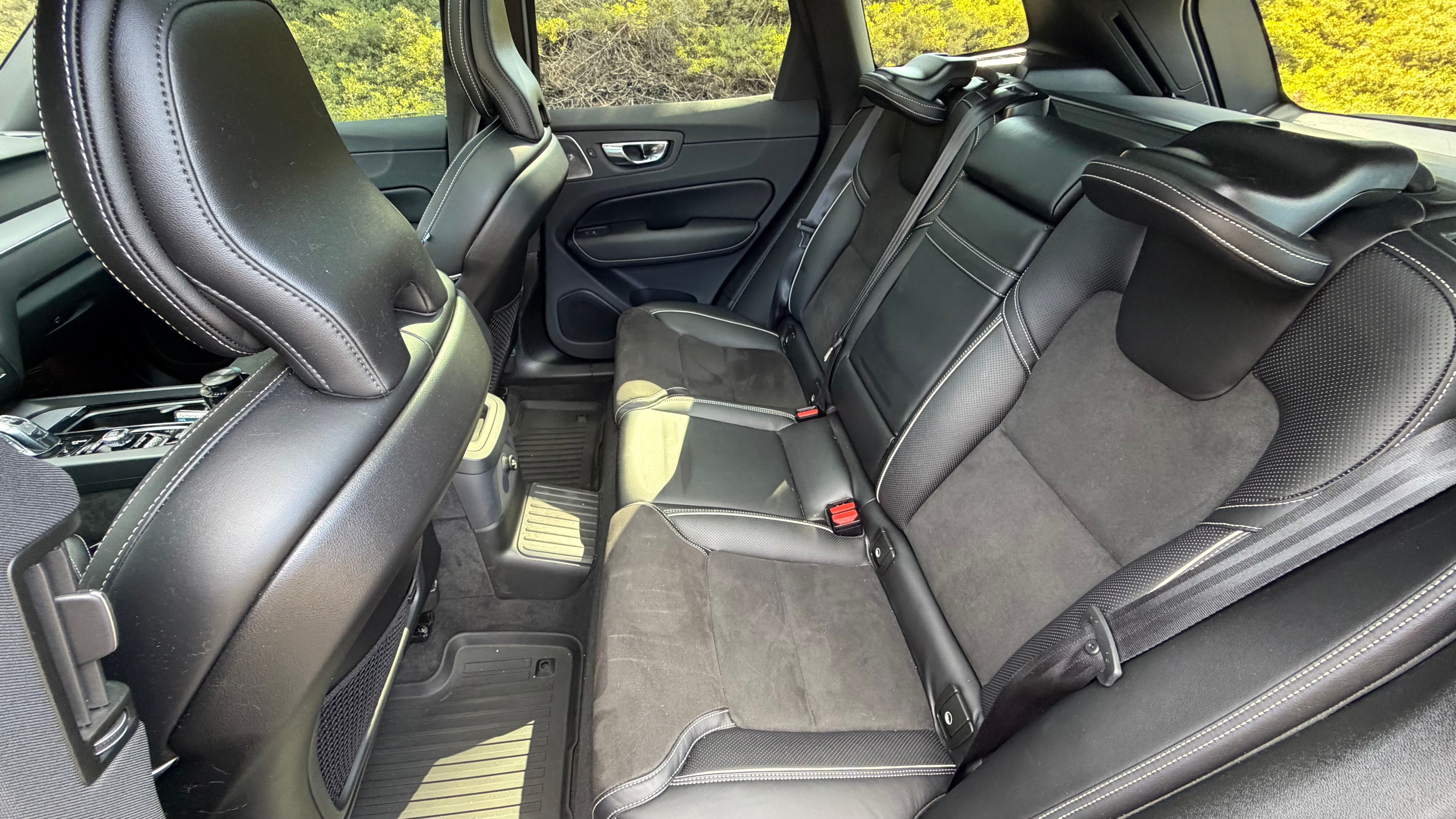 Used 2019 Volvo XC60 T8 R-Design w/ Advanced Package AWD/4WD image 22