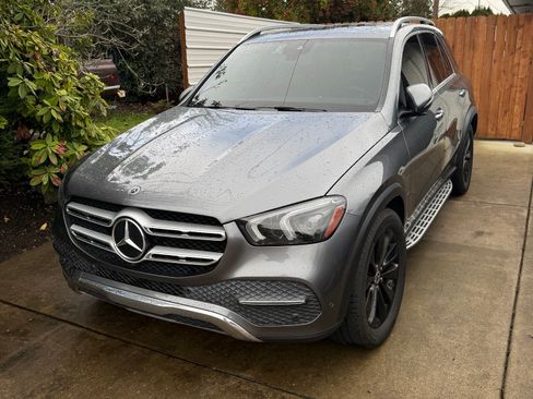 Used 2020 Mercedes-Benz GLE 450 450 4MATIC Sport Utility 4D image 2