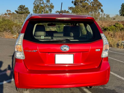 Used 2012 Toyota Prius V Five FWD image 10