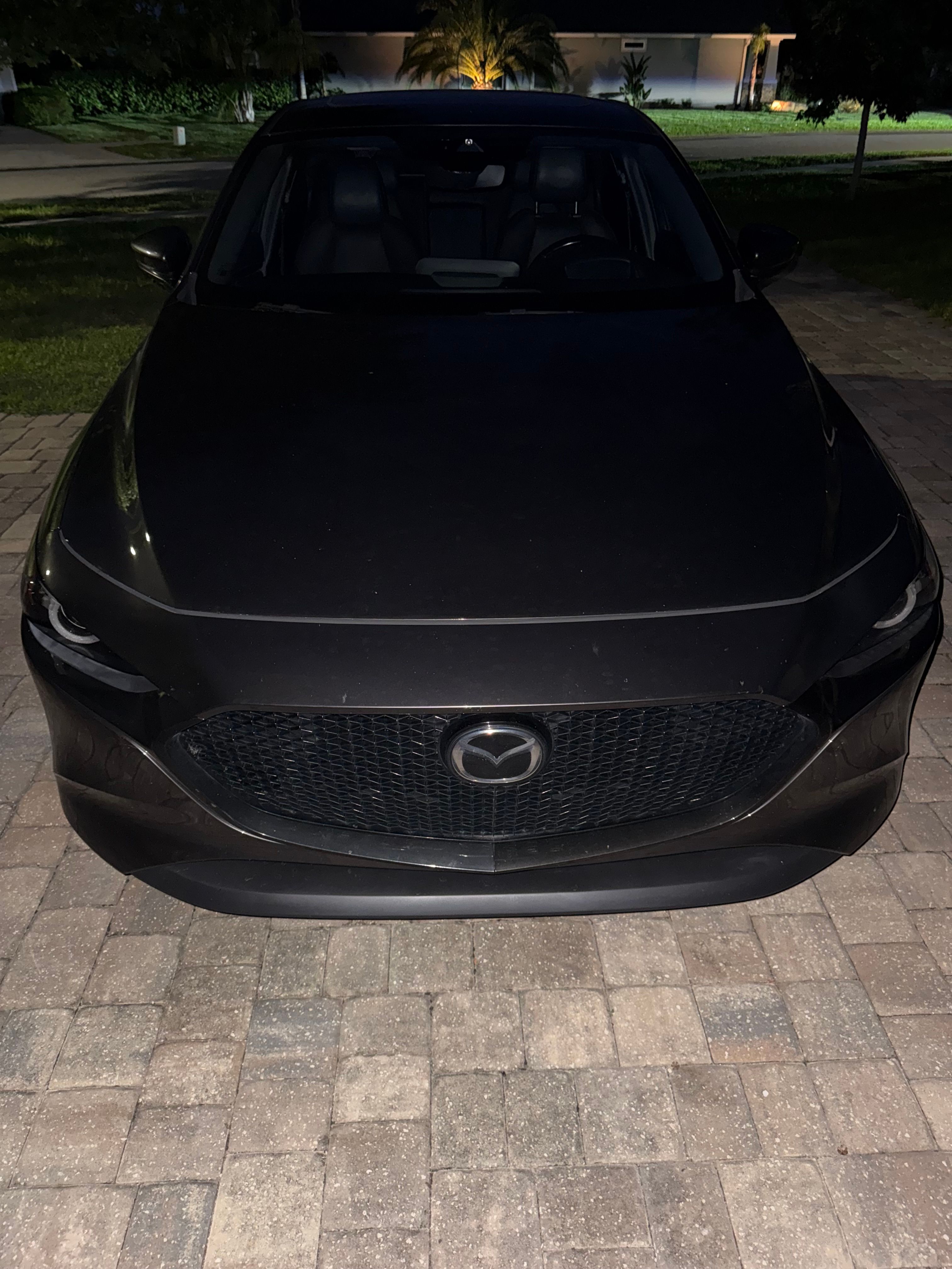 Used 2019 MAZDA MAZDA3 Hatchback w/ Premium Package FWD image 2