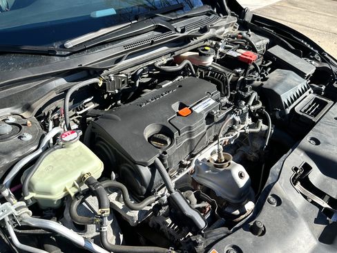 Used 2019 Honda Civic Sport image 13