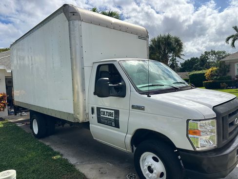 Used 2018 Ford E-350 and Econoline 350 Super Duty image 6