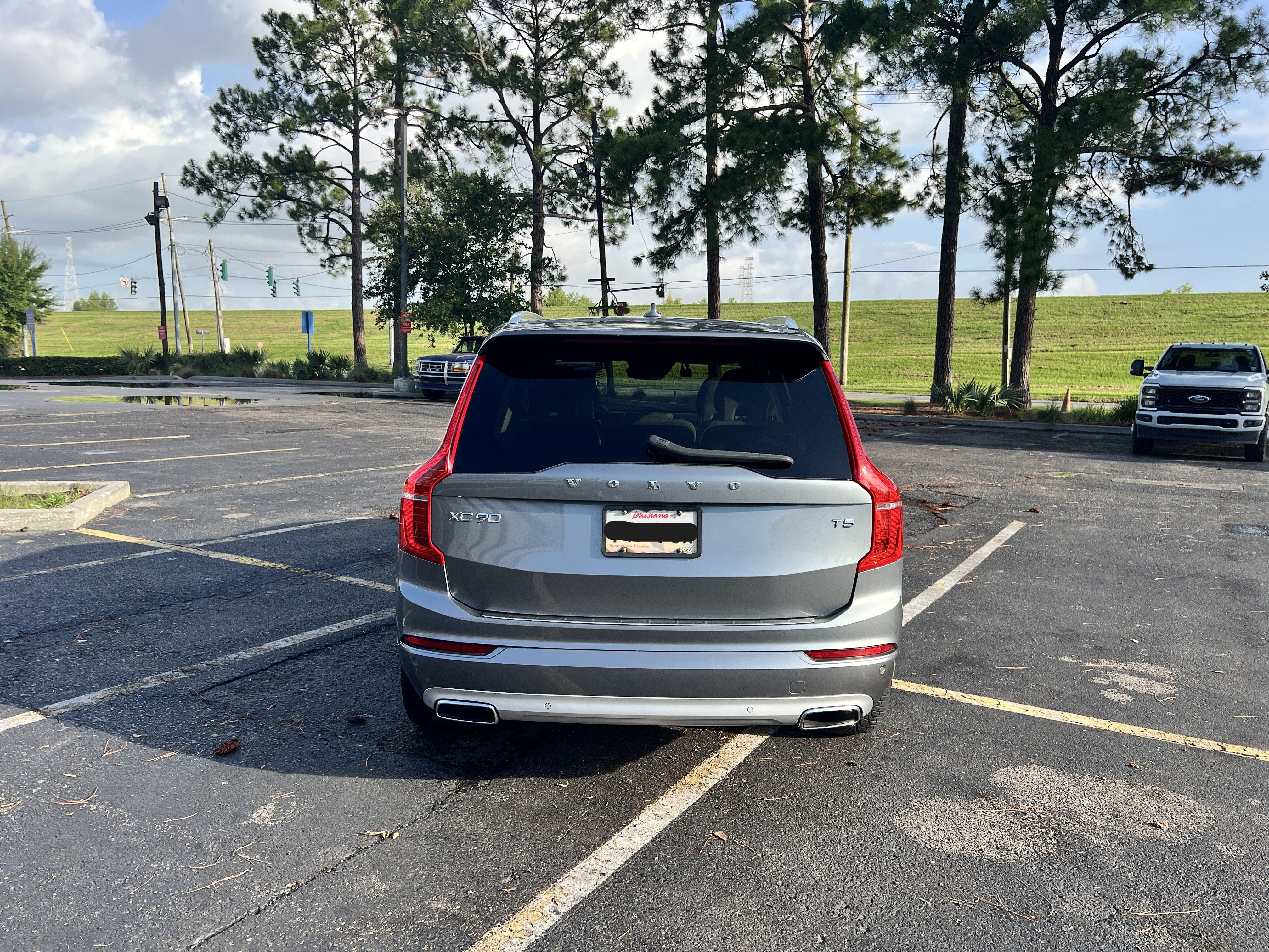 Used 2020 Volvo XC90 T5 Momentum w/ Protection Package Premier FWD image 9