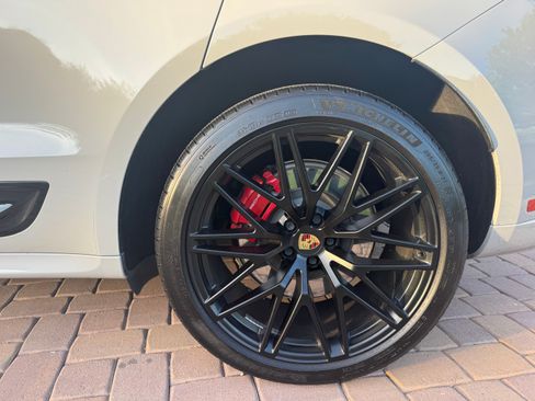 Used 2022 Porsche Macan GTS image 11