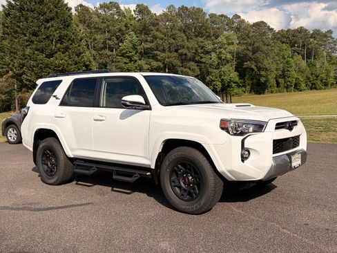 Used 2024 Toyota 4Runner TRD Off-Road Premium w/ Off Road Premium Plus Package AWD/4WD image 12