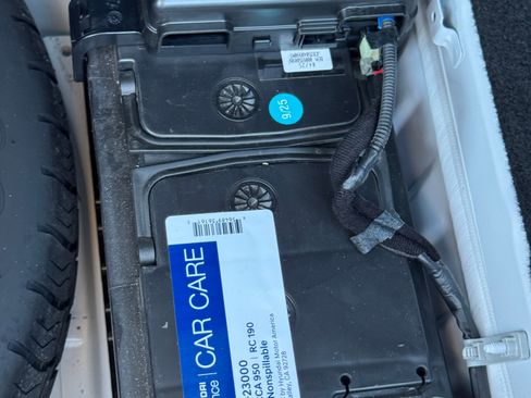 Used 2017 Genesis G90 3.3T Premium image 25