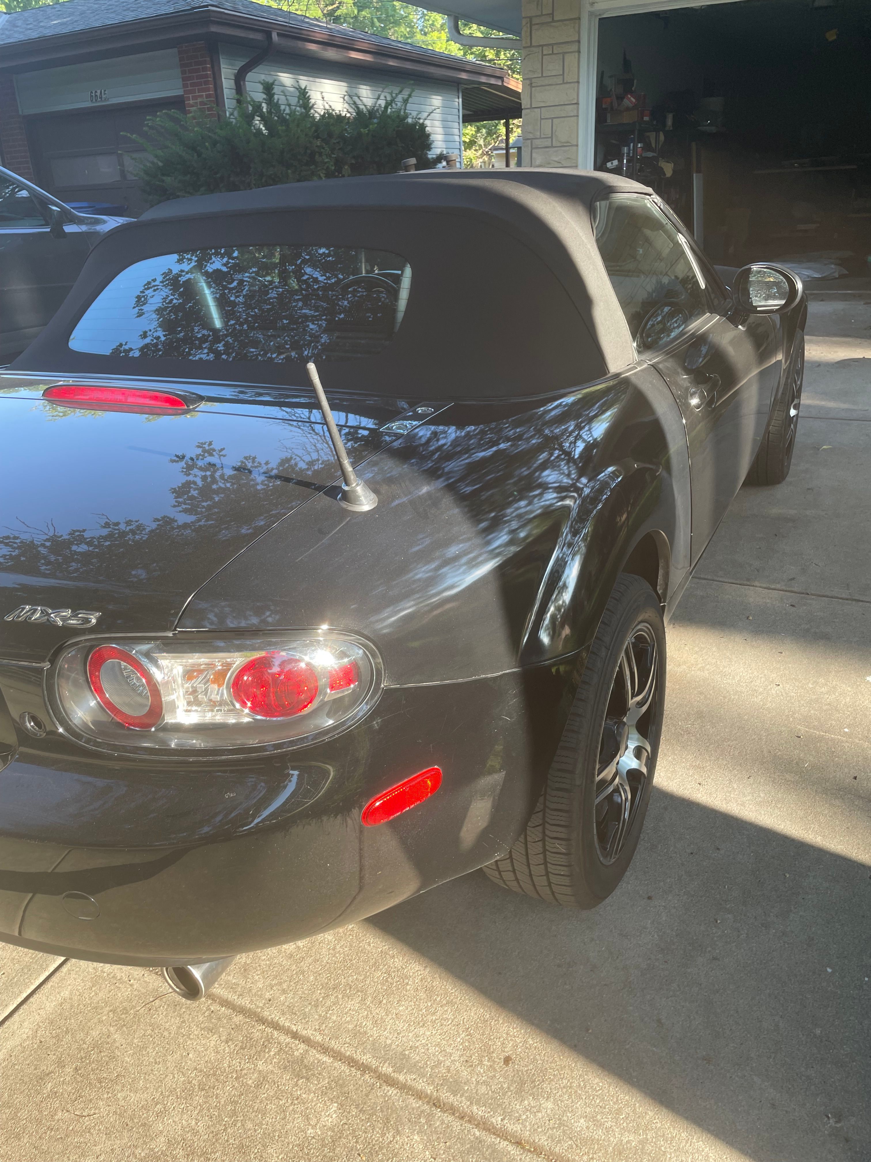 Used 2008 MAZDA MX-5 Miata Sport w/ Convenience Pkg RWD image 8