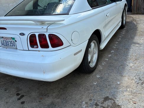 Used 1998 Ford Mustang Coupe RWD image 8