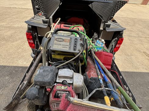 Used 2018 Chevrolet Silverado 2500 LT w/ LT Convenience Package image 10