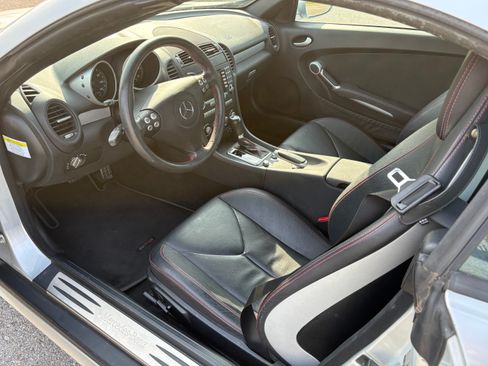 Used 2008 Mercedes-Benz SLK 350 image 4