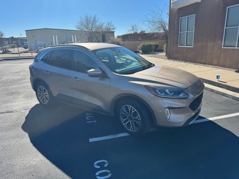 Used 2020 Ford Escape SEL image 4