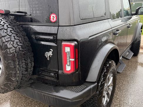 Used 2024 Ford Bronco Badlands image 1