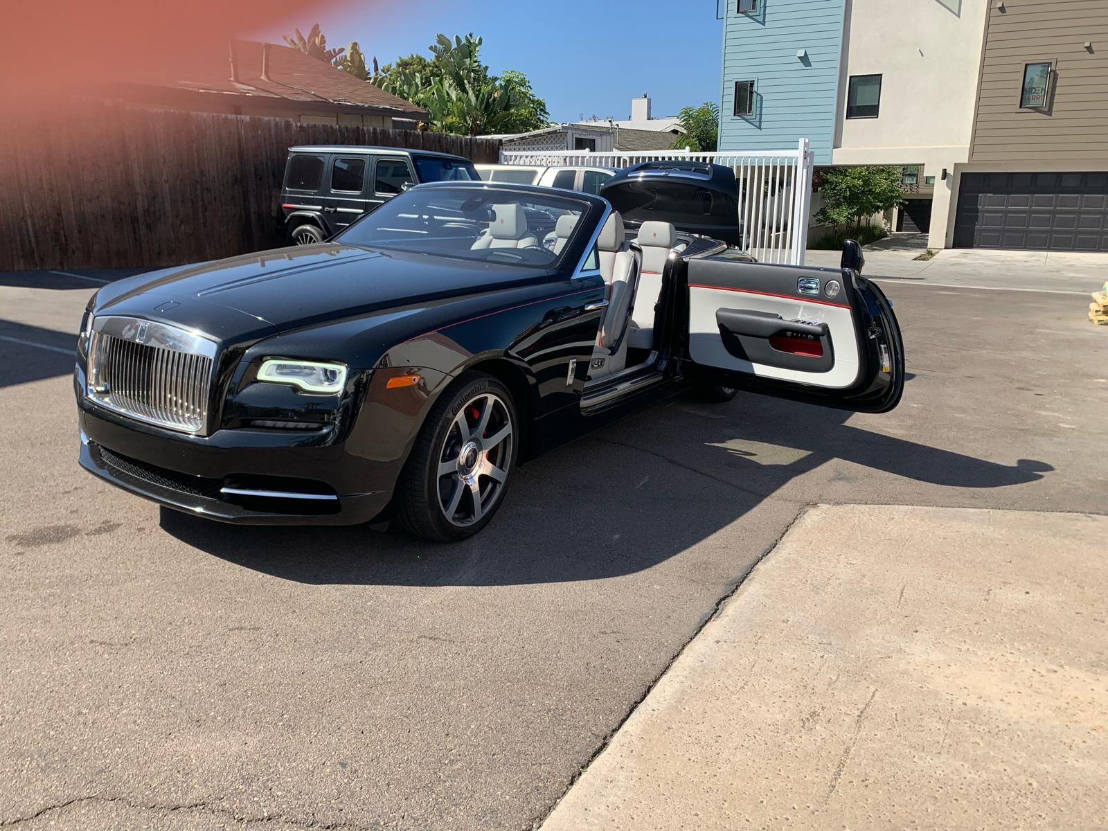 Used 2019 Rolls-Royce Dawn RWD image 10