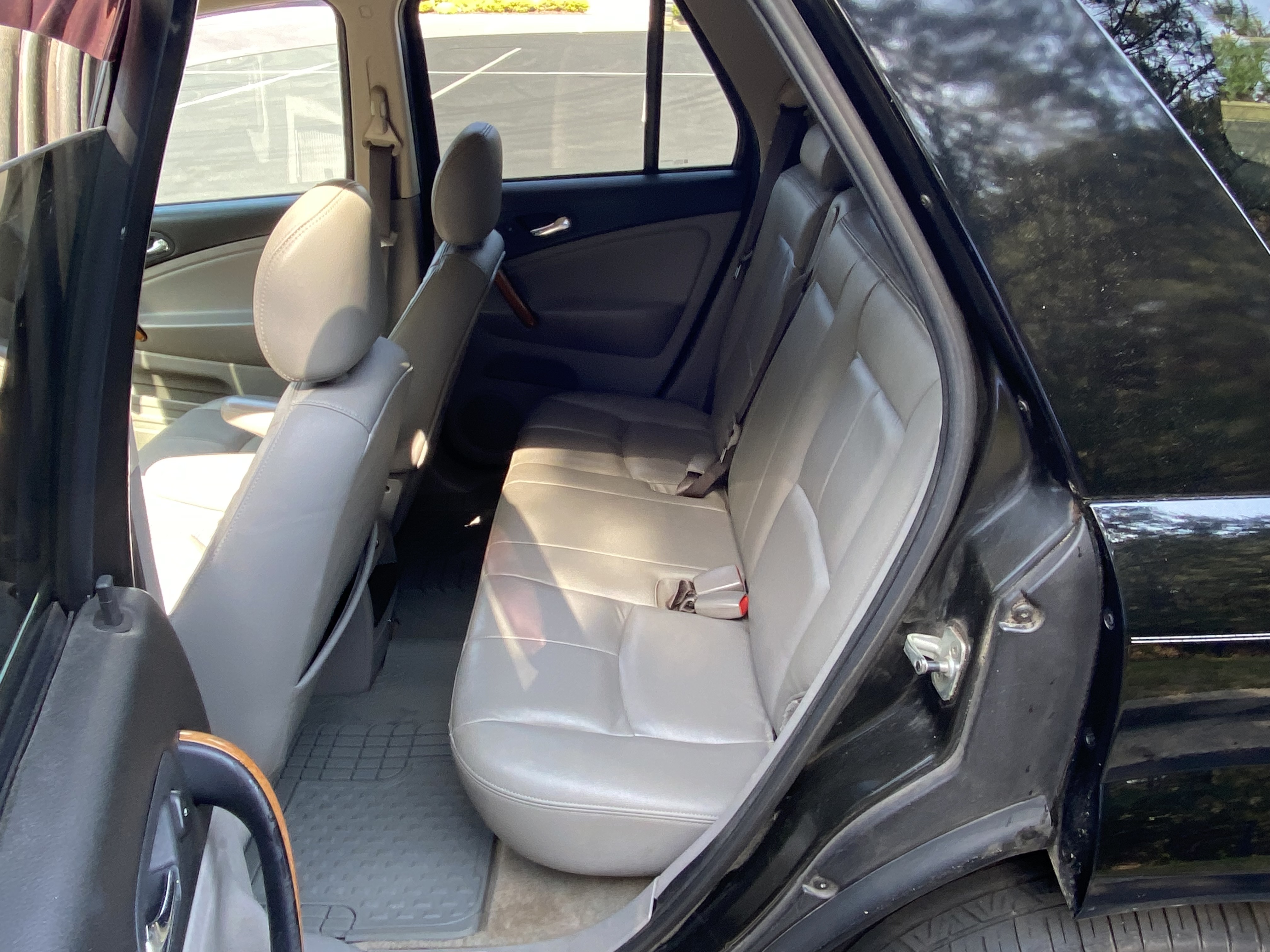 Used 2006 Saturn Vue 2WD V6 w/ Sun & Sound Pkg image 4