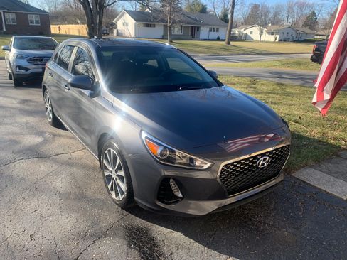 Used 2018 Hyundai Elantra GT image 12