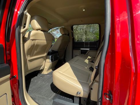 Used 2020 Ford F350 Lariat w/ Lariat Value Package AWD/4WD image 18