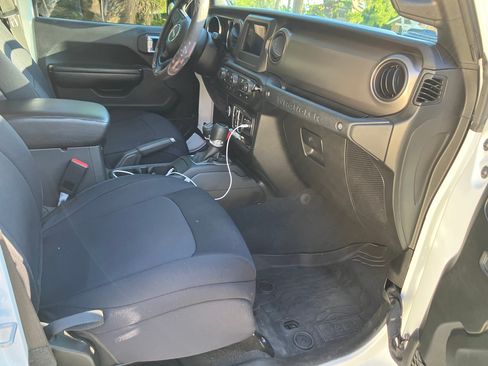 Used 2021 Jeep Wrangler Unlimited Sport image 8