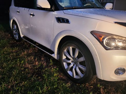 Used 2011 INFINITI QX56 2WD w/ Deluxe Touring Pkg image 5