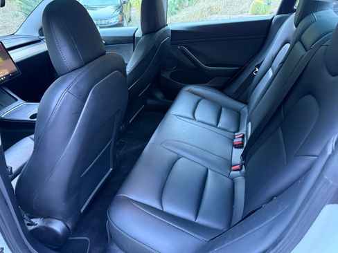 Used 2023 Tesla Model 3 Standard Range image 10
