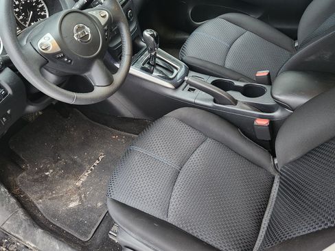 Used 2017 Nissan Sentra SR image 2