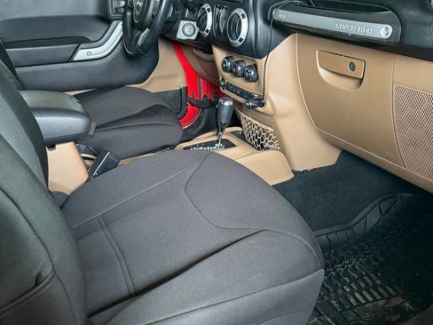 Used 2015 Jeep Wrangler Sahara AWD/4WD image 15