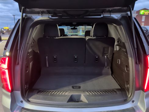 Used 2024 Chevrolet Tahoe 4WD image 9