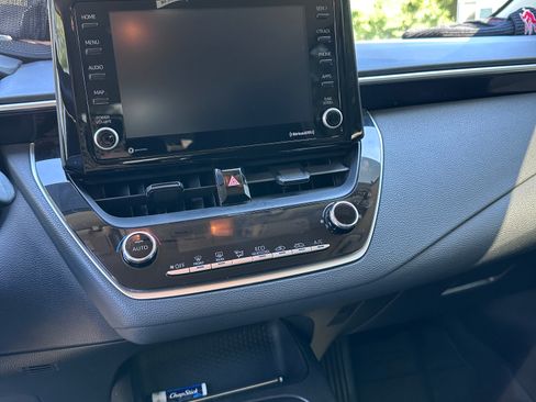 Used 2022 Toyota Corolla LE FWD image 6