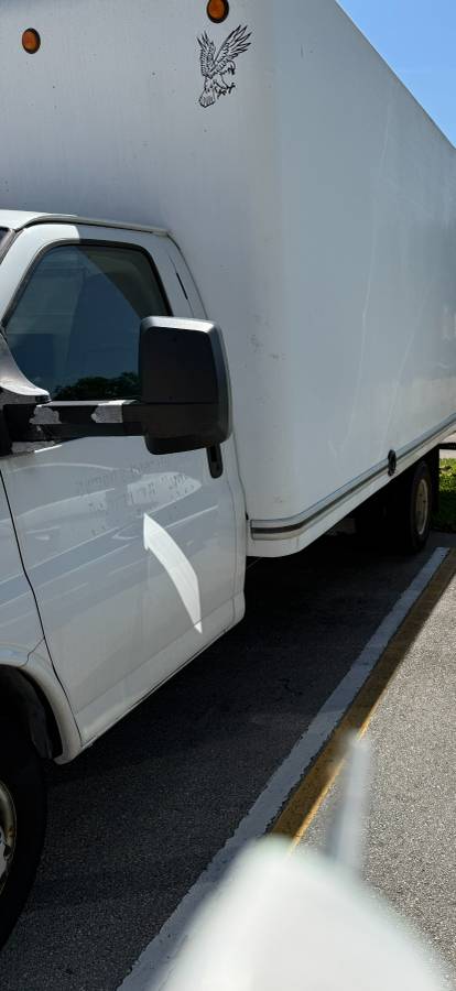 Used 2014 Chevrolet Express 3500 Extended RWD image 9