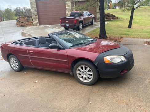 Used 2005 Chrysler Sebring GTC w/ Security Group image 2