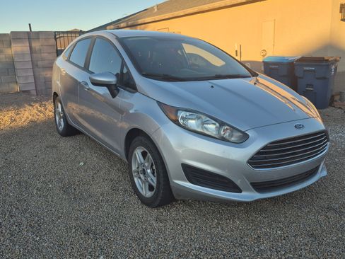 Used 2019 Ford Fiesta SE image 2