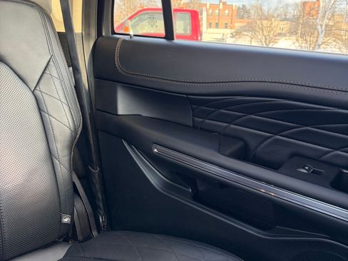 Used 2020 Ford Expedition Max Platinum image 11