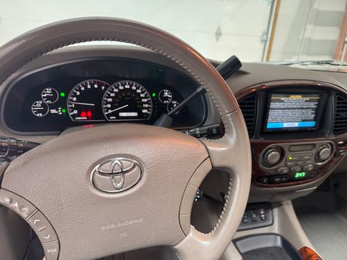 Used 2006 Toyota Sequoia Limited image 15