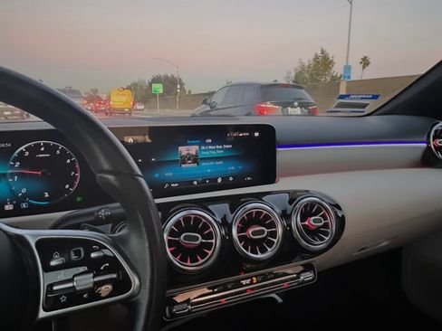 Used 2020 Mercedes-Benz A 220 image 24