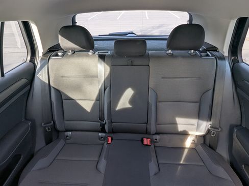 Used 2019 Volkswagen e-Golf SE w/ Driver Assistance Package image 10