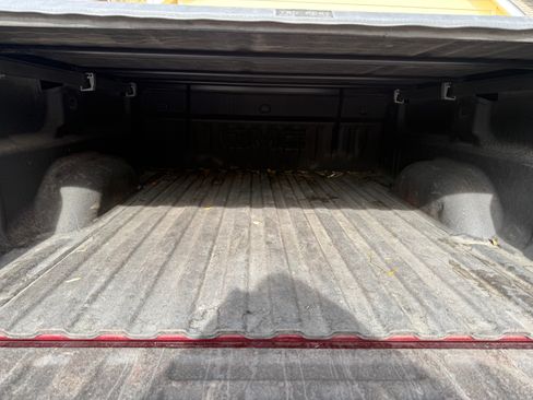 Used 2017 GMC Sierra 1500 SLE w/ SLE Value Package image 13